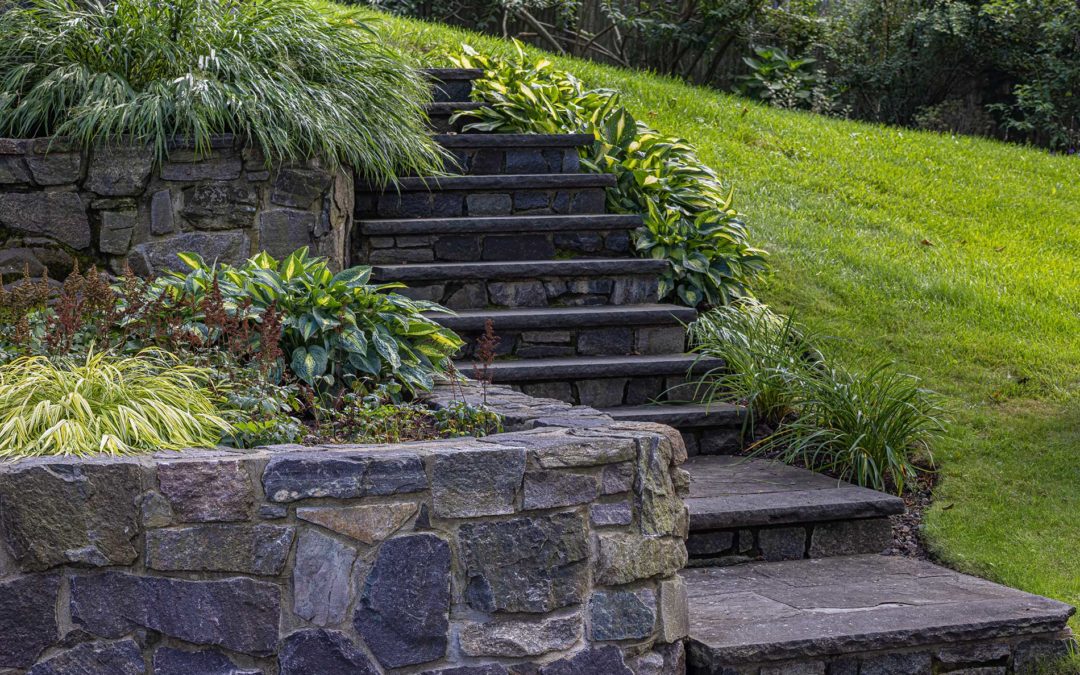 featuredimage-Create-Usable-Outdoor-Space-with-Retaining-Walls