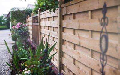 Ideas for Attractive Wood Privacy Fencing