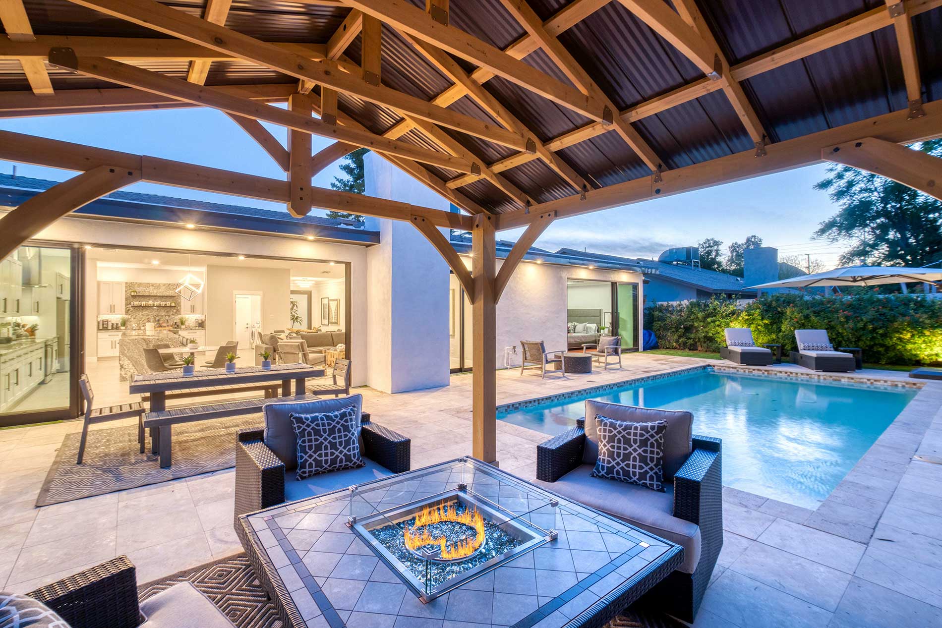 featuredimage-5-Reasons-to-Build-Shade-Structures-for-Your-Backyard