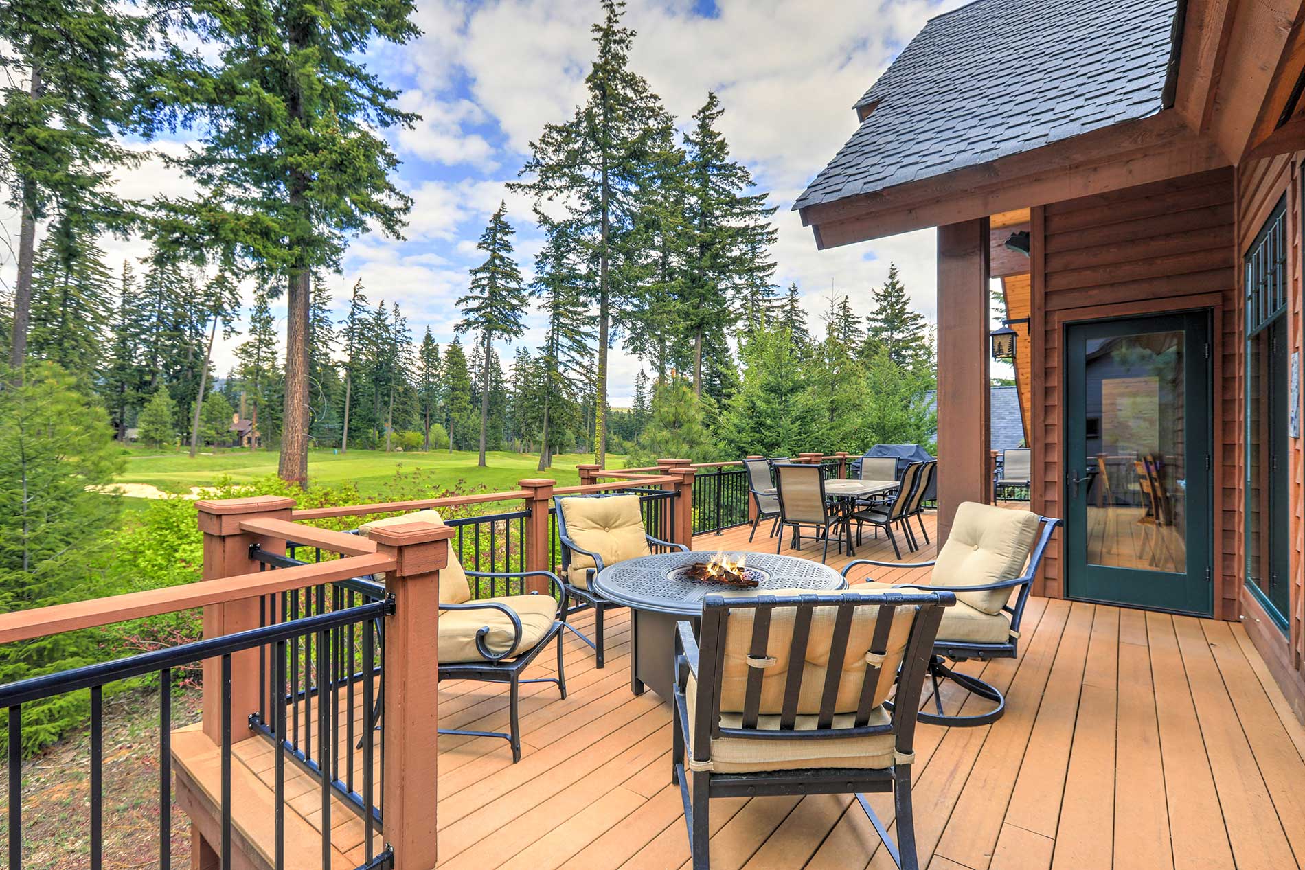 featuredimage-Outdoor-Structures-for-Your-Garden-Oasis