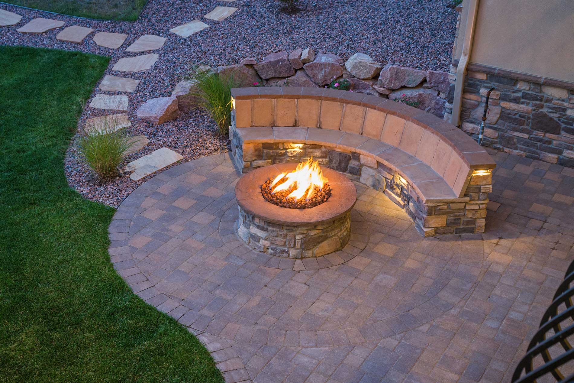 featuredimage-Upgrade-Your-Outdoor-Space-with-Brick-&-Flagstone